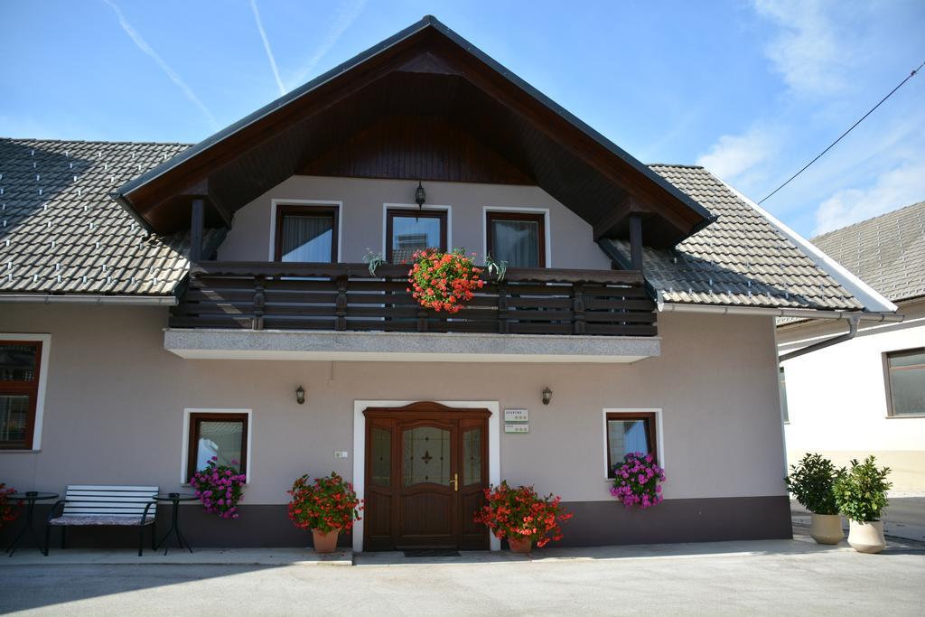 Rooms & Apartments Kepic, Airport Accomodation 서클리예나고렌스켐 외부 사진