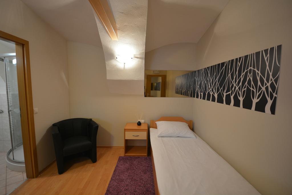 Rooms & Apartments Kepic, Airport Accomodation 서클리예나고렌스켐 객실 사진