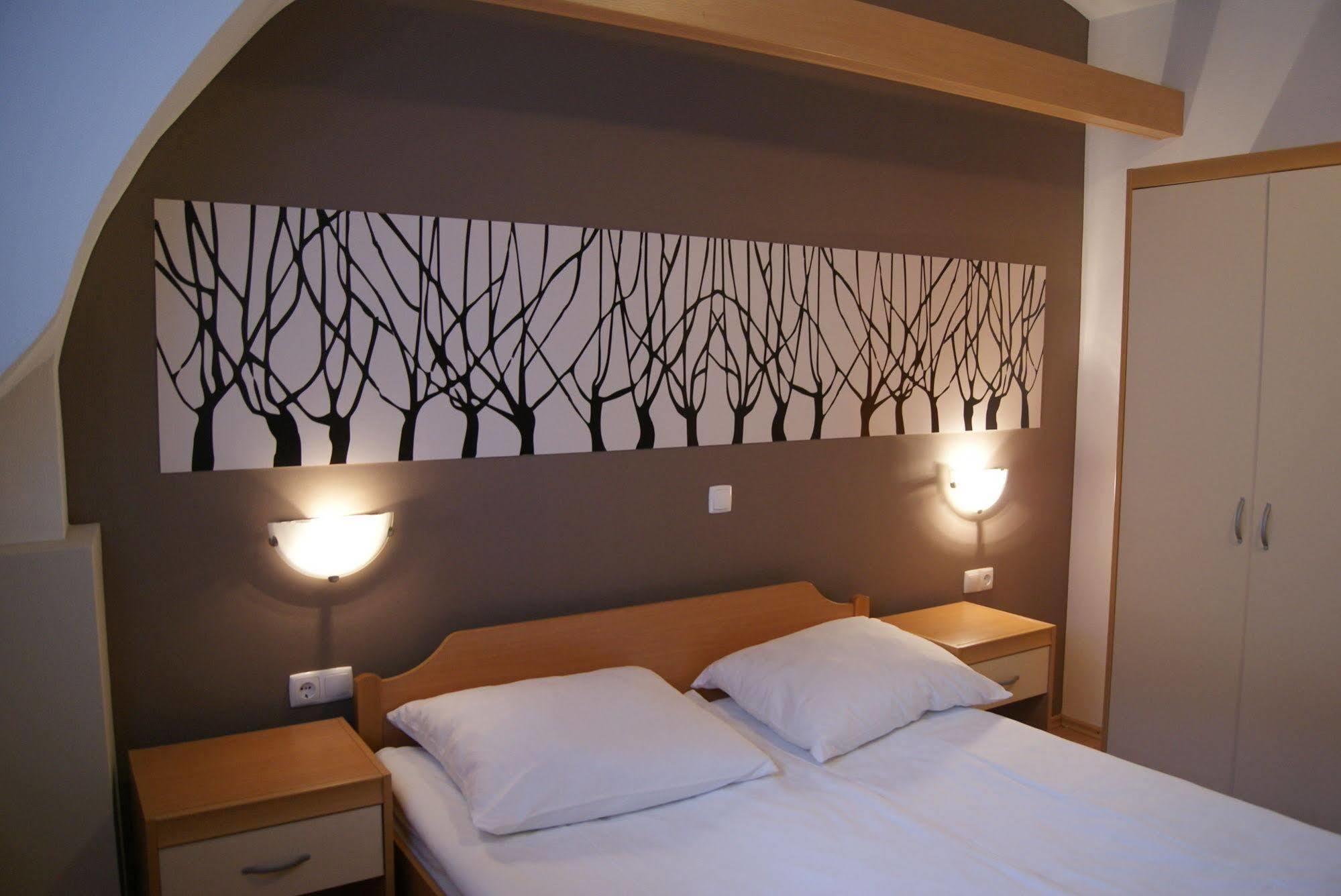 Rooms & Apartments Kepic, Airport Accomodation 서클리예나고렌스켐 외부 사진