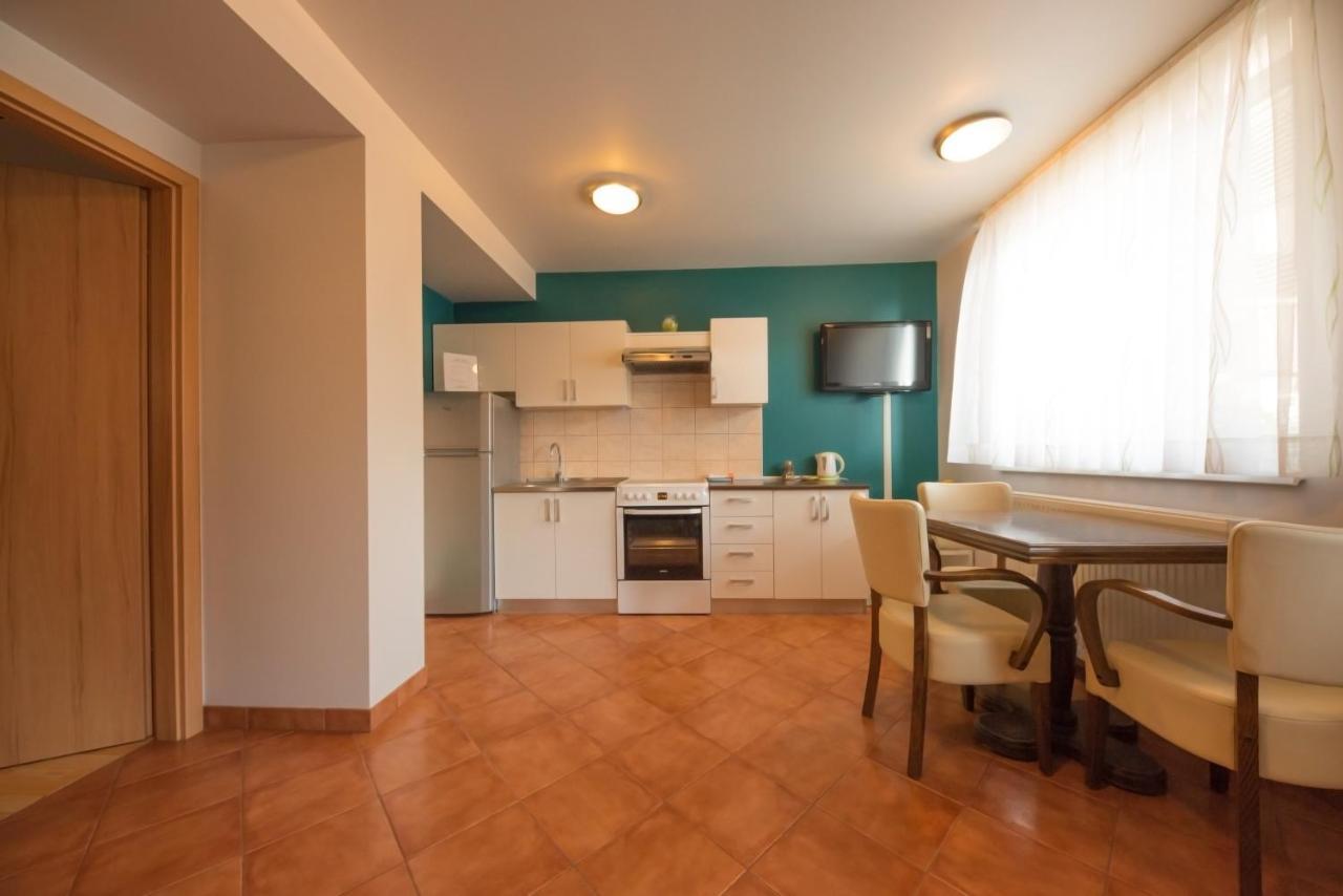 Rooms & Apartments Kepic, Airport Accomodation 서클리예나고렌스켐 외부 사진